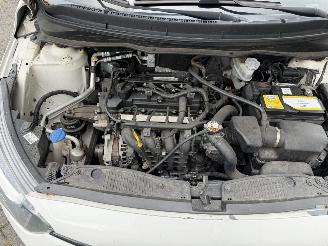 Hyundai I-20 1.2i i-Deal picture 12