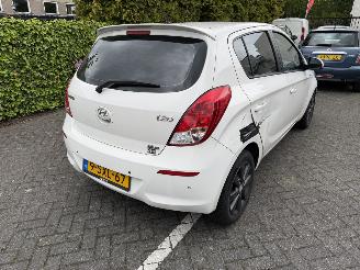 Hyundai I-20 1.2i i-Deal picture 6