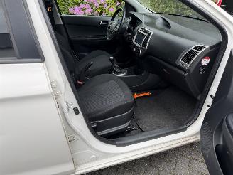 Hyundai I-20 1.2i i-Deal picture 11