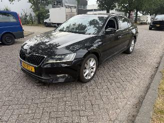 Vaurioauto  passenger cars Skoda Superb 1.6TDI Ambition Business 2017/4