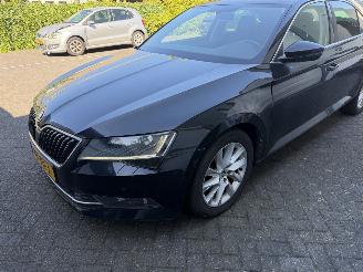 Unfallwagen Skoda Superb 1.6 TDI Ambition Business 2017/4