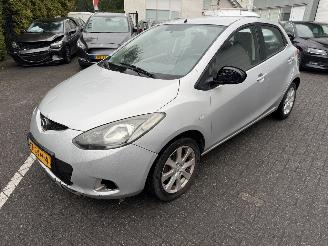 damaged passenger cars Mazda 2 1.3 S-VT 2008/9