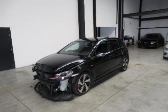 uszkodzony samochody osobowe Volkswagen Golf PERFORMANCE 2018/4
