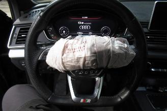 Audi Q5 SUV picture 22