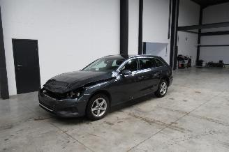 Voiture accidenté Audi A4 BREAK 2021/3