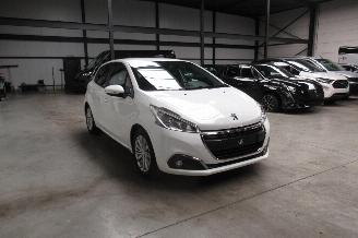 Peugeot 208 SEDAN picture 6