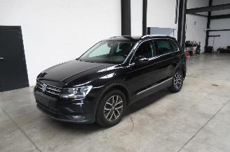 Damaged car Volkswagen Tiguan COMFORTLINE 2019/5