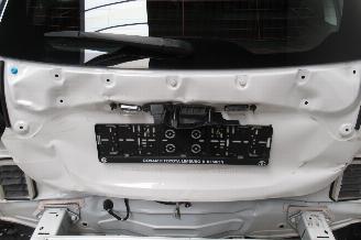 Toyota Yaris HYBRID picture 9