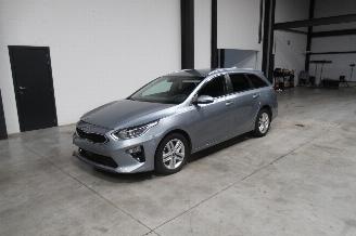 Damaged car Kia Ceed BREAK 2019/12