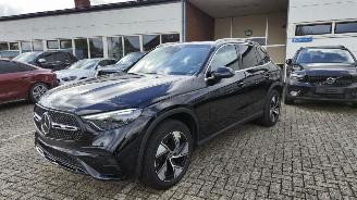 Damaged car Mercedes GLC 300e 4Matic*AMG*Panoramadak*360 Camera*digital OLED display*air niveauregeling*Laserlicht*Leer* 2023/3