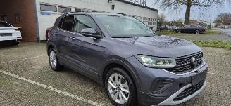 Auto incidentate Volkswagen T-Cross 1.0L Benzine Life*Airco*Keyless*Camera*LED*DAB*Trekhaak* 2024/5