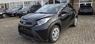 Toyota Aygo X Play*1.0L*Automaat*Ambiente*Navigatie*DAB*Camera picture 3