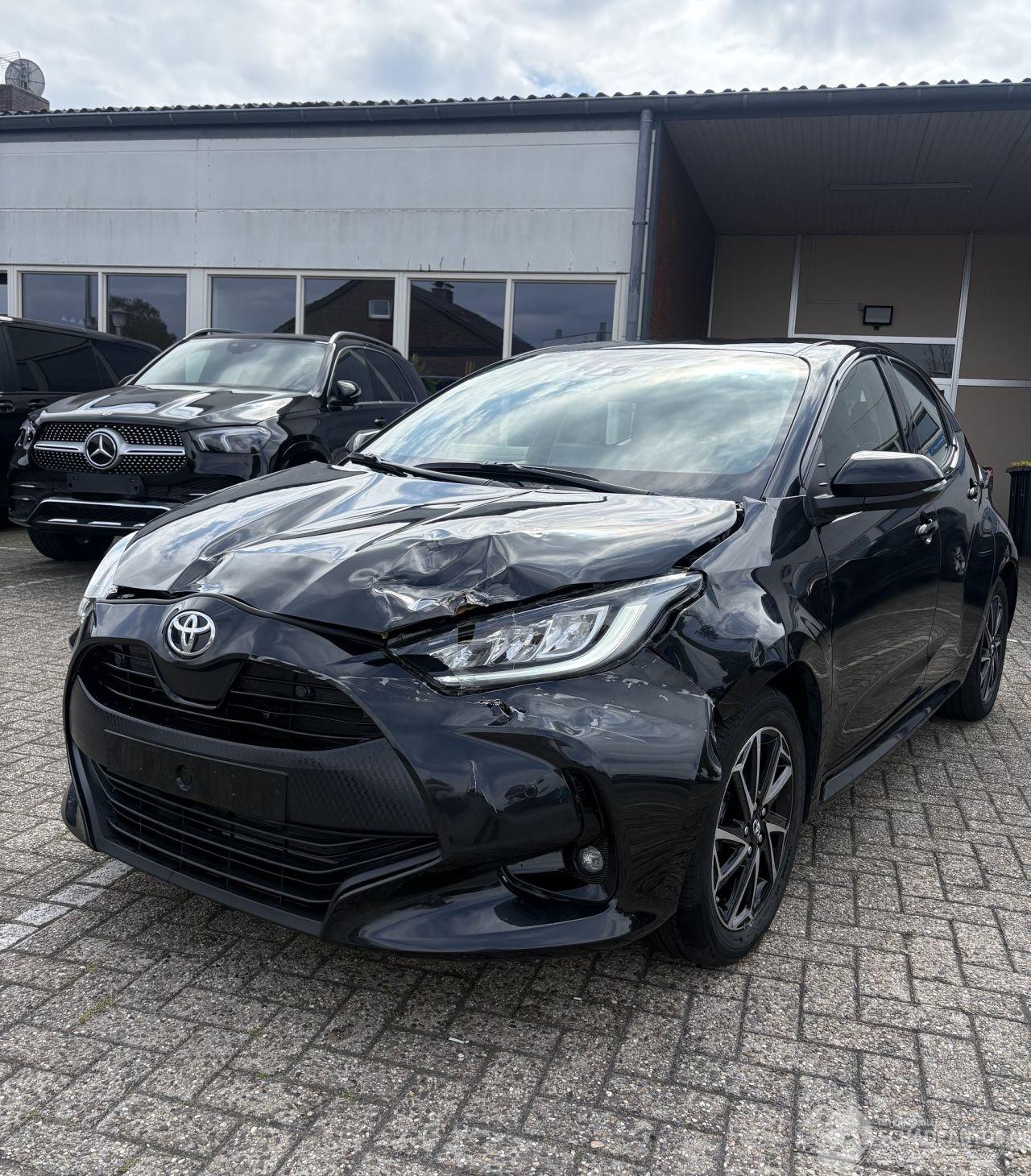Toyota Yaris 1.5L VVTi 130 Co 95Gr * LED*HeadUp*Trekhaak*Navigatie*Keyless*