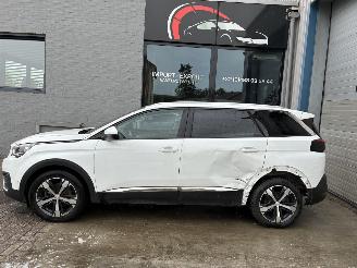 uszkodzony samochody osobowe Peugeot 5008 PEUGEOT 5008 1.2I 2019 2019/5