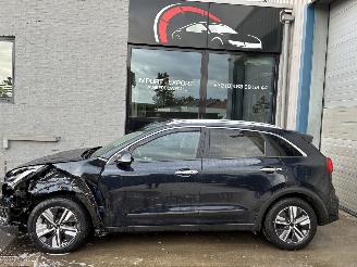 Damaged car Kia Niro KIA NIRO HYBRIDE 2021 2021/11