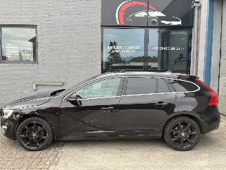 Avarii autoturisme Volvo V-60 VOLVO V60 2.0D AUTOMAAT 2013 2013/12