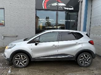 damaged passenger cars Renault Captur RENAULT CAPTUR 1.5D 2017 2017/5