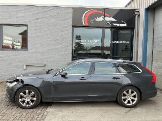 Vaurioauto  passenger cars Volvo V-90 Volvo V90 2.0d 2019 2019/4