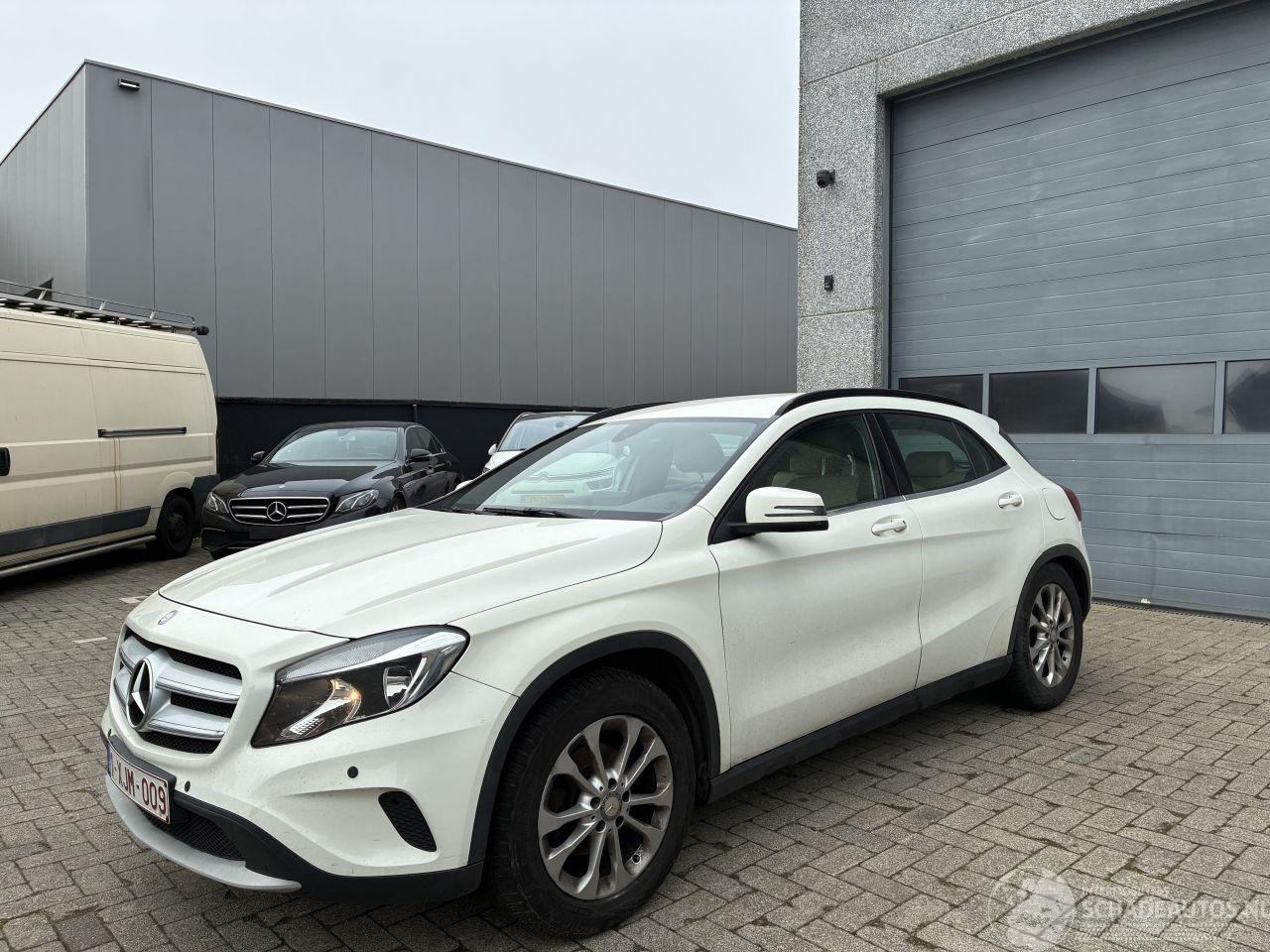 Mercedes GLA MERCEDES GLA220d 4matic 2015