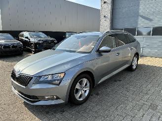 Voiture accidenté Skoda Superb SKODA SUPERB 1.6D DSG 2019 2019/7