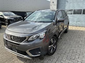 Unfallwagen Peugeot 5008 PEUGEOT 5008 1.5D 2019 2019/7