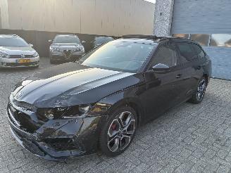 damaged passenger cars Skoda Octavia SKODA OCTAVIA RS HYBRIDE 2021 2021/6