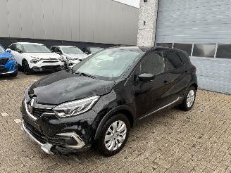 Damaged car Renault Clio RENAULT CAPTUR 1.5D 2018 2018/6