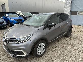 Vaurioauto  passenger cars Renault Captur RENAULT CAPTUR 1.2I AUTOMAAT 2018 2018/8