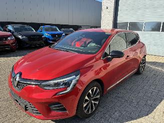 Auto incidentate Renault Clio RENAULT CLIO 1.3I AUTOMAAT 2019 2019/11