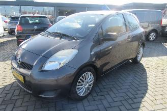 škoda osobní automobily Toyota Yaris 1.3 VVTi Comfort 2010/1