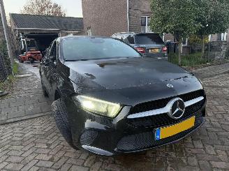 Mercedes A-klasse A180 Benzine automaat sfeerverlichting picture 3