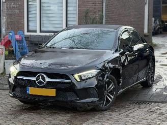 krockskadad bil auto Mercedes A-klasse A180 Benzine automaat sfeerverlichting 2020/1
