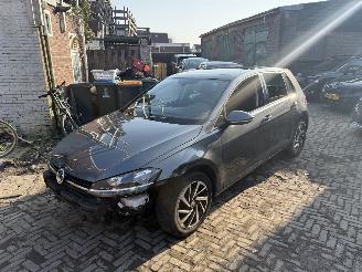 Schadeauto Volkswagen Golf 1.6 TDI 2018/1