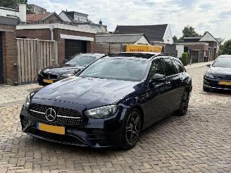 uszkodzony samochody osobowe Mercedes E-klasse E200d AMG PANO 2021/1