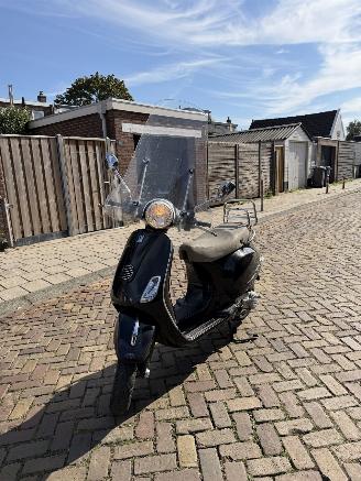 Schadeauto Audi  VESPA LX 4T 2010/1