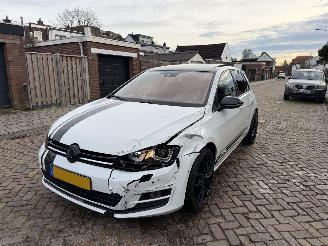Unfallwagen Volkswagen Golf 1.4 TSI DSG AUTOMAAT 2014/1