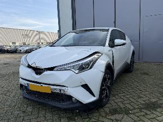skadebil auto Toyota C-HR 1.8 Hybride 2019/1