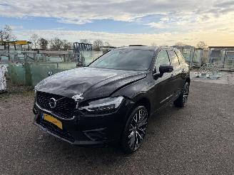 Unfallwagen Volvo Xc-60 2.0 T8 R DESIGN AWD 2018/1