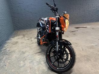škoda osobní automobily Audi  KTM Tour 125 Duke 2015/1