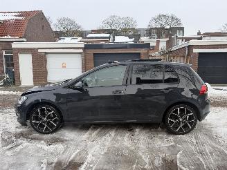 Volkswagen Golf 2.0 TDI AUTOMAAT 150 PK PANO picture 14
