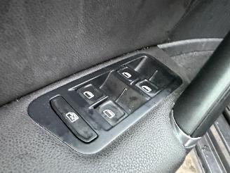 Volkswagen Golf 2.0 TDI AUTOMAAT 150 PK PANO picture 15