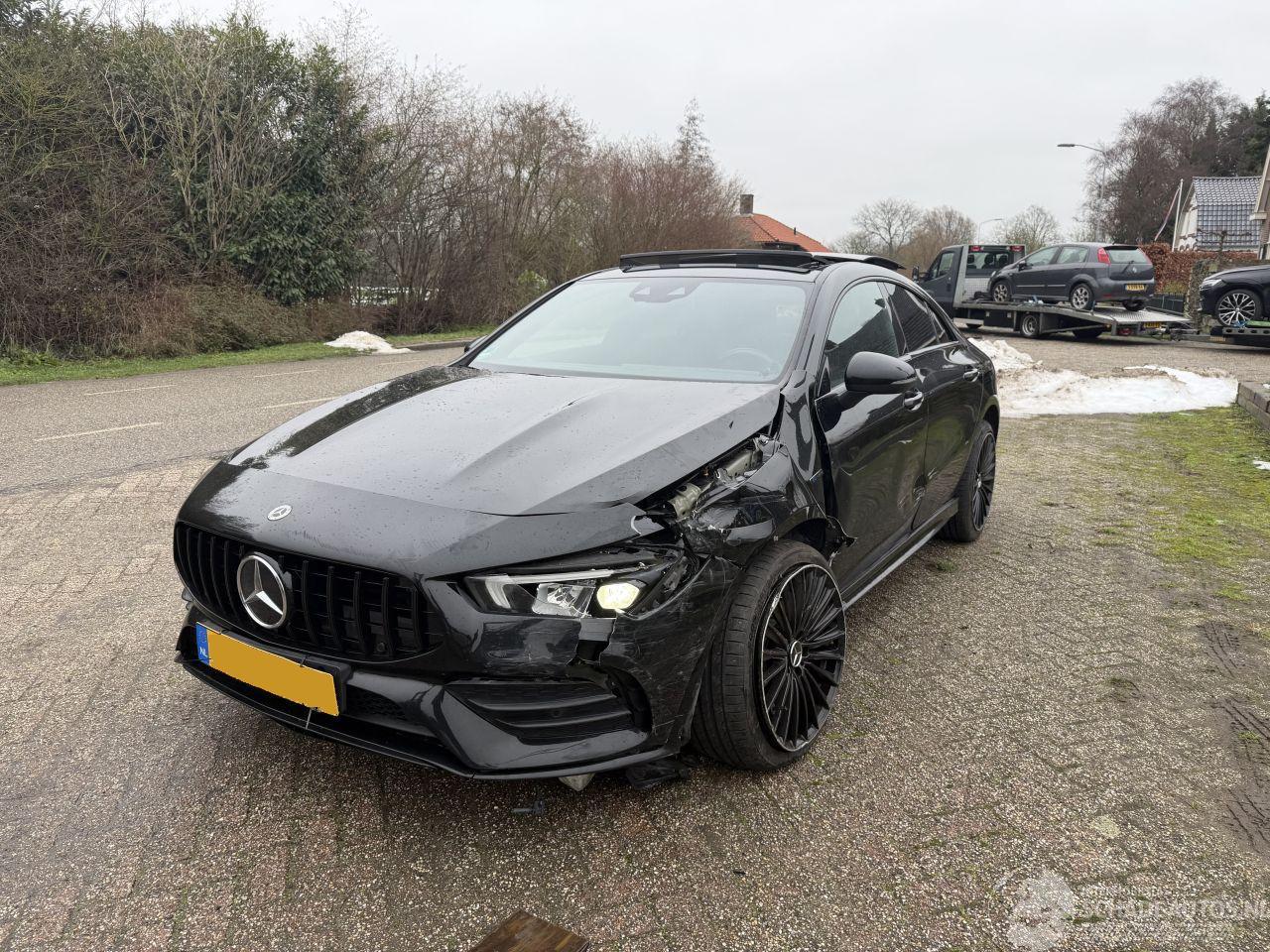 Mercedes Cla-klasse 250e AMG PANO