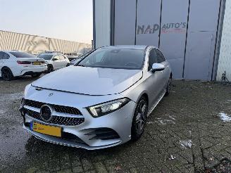 Voiture accidenté Mercedes A-klasse A180d amg pakket 2019/1