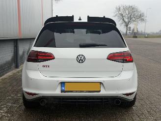 Volkswagen Golf 2.0 TSI GTI Performance picture 5
