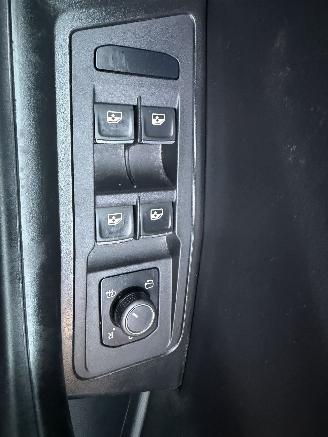 Volkswagen T-Roc 1.5 TSI R LINE AUTOMAAT picture 13