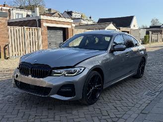 Damaged car BMW 3-serie 330e M Pakket Harmon M PAKKET 2021/1