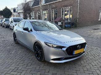 Mazda 3 2.0 e-SkyActiv-G M Hybrid 150 Sportive picture 3