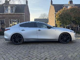 Mazda 3 2.0 e-SkyActiv-G M Hybrid 150 Sportive picture 9