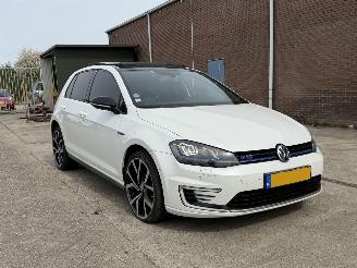 uszkodzony samochody osobowe Volkswagen Golf 1.4 TSI GTE PANO 2015/1