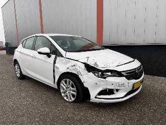uszkodzony samochody osobowe Opel Astra 1.0 Online Edition NAP 2017/1
